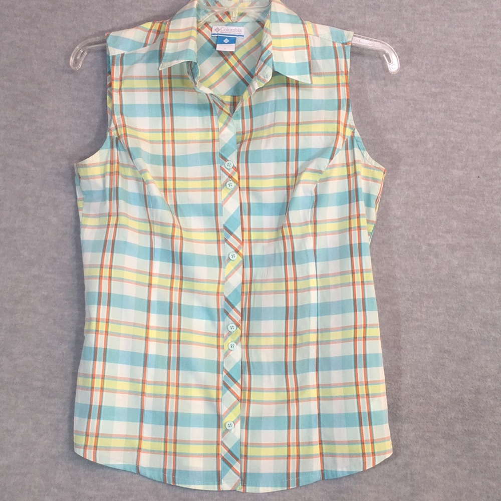 COLUMBIA Pastel Plaid Stretch Summer Top with Logo on Back Yoke & Pleat Details